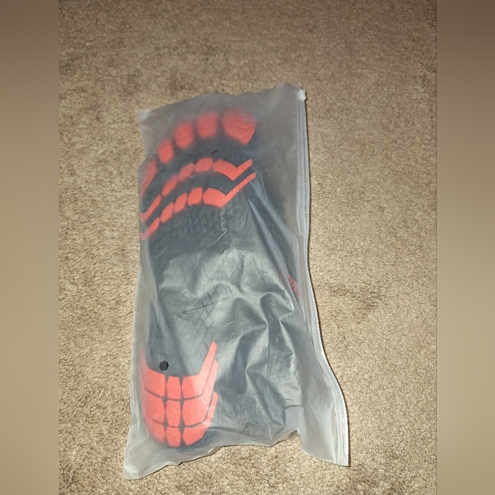 NWT / MENS SIZE 12 / Chkus Black Athletic Water Shoes with Red Accents - Picture 10 of 13
